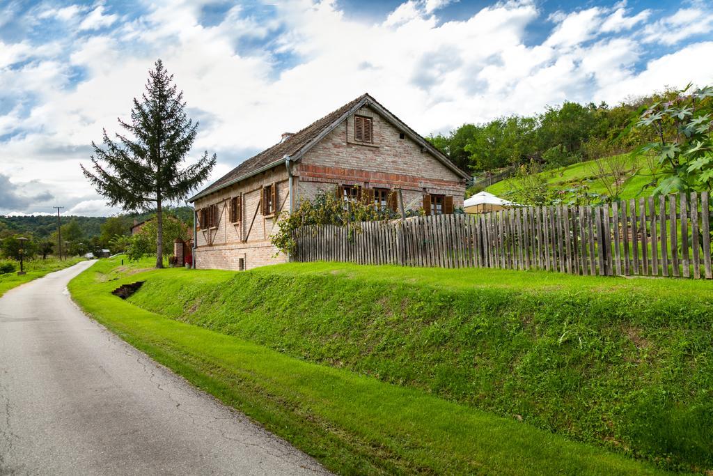 Гостевой дом Country House "Stricev Grunt" Stara Kapela Экстерьер фото